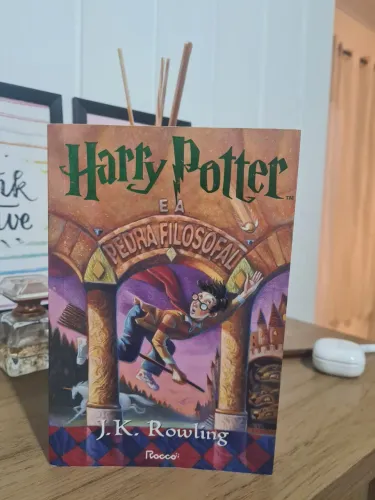 Harry Potter e a pedra filosofal - livro 1