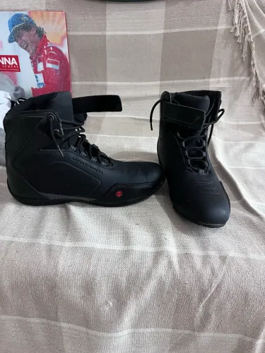 Bota motoqueiro X11 número 43