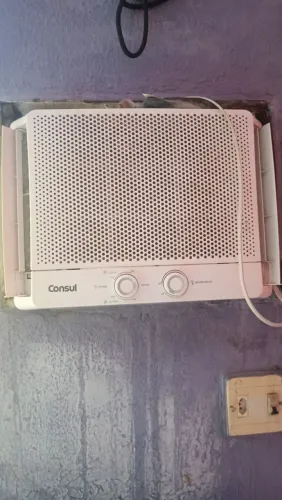 Ar condicionado Consul 10 mil BTUs semi novo usado poucas vezes 