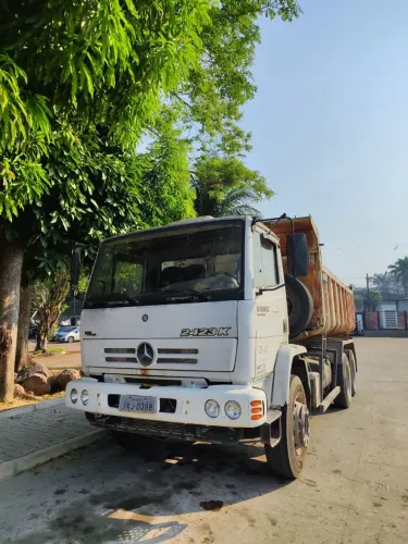 Vende caminhão caçamba 2423K
