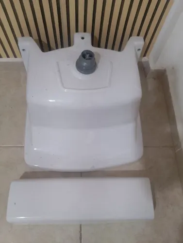 Vendo tanque deca com coluna e válvula branco 30 litros novo valor 350