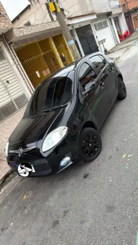 Fiat Palio Attractive 1.0 EVO Fire Flex 8V 5P 2012
