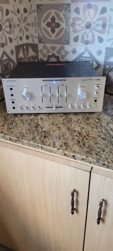 Amplificador marantz model 1120