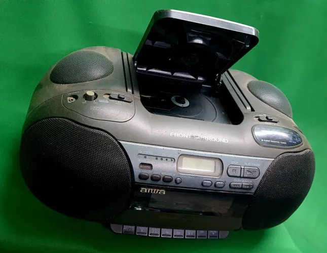 Som cd antigo anos 2000 aiwa radio