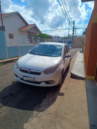 Fiat Grand Siena Attrac. 1.4 EVO F.flex 8V 2013