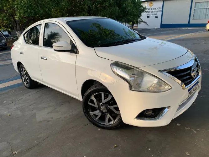 Nissan Versa SL 1.6 16V Flexstart 4P Mec. 2016