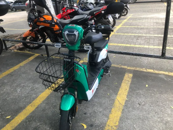 Motinha elétrica semi nova