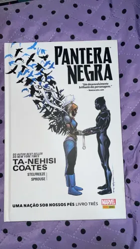 Vendo quadrinho NOVO capa dura do Pantera negra 
