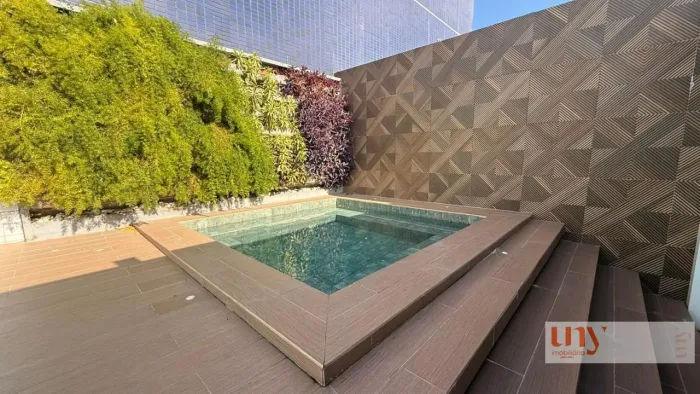 Cobertura linear com 150 m² a poucos metros da praia no Jardim Oceania