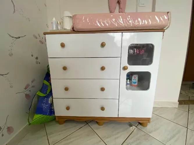 Cômoda de Bebê Branca MDF com Porta Transparente