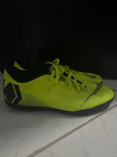 Chuteira Mercurial Nike Futsal 40