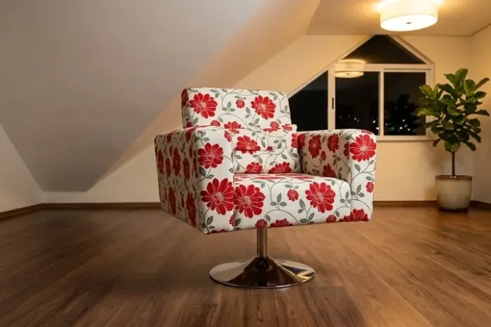 Poltrona Giratória Floral Vermelha com Base Cromada