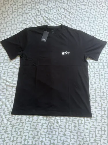 Camisa Oakley preta tamanho G