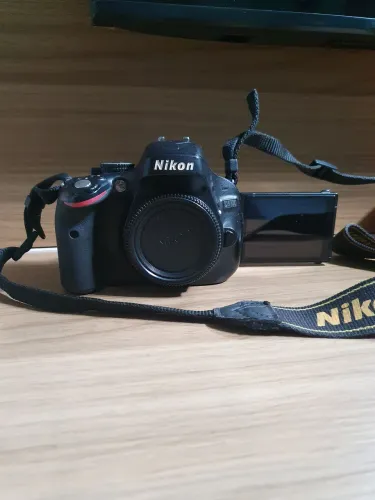 Nikon D5100 com defeito