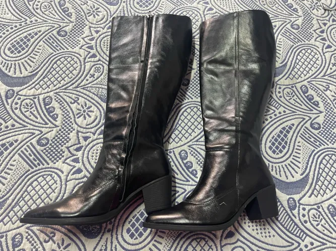Bota cano alto couro 