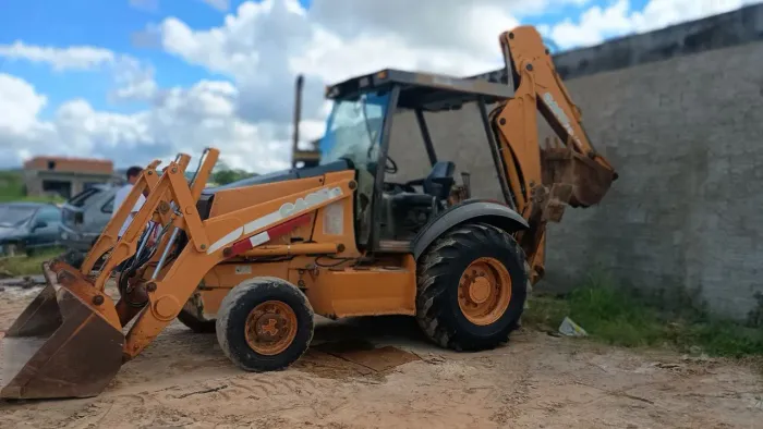 RETROESCAVADEIRA 580M 4X4