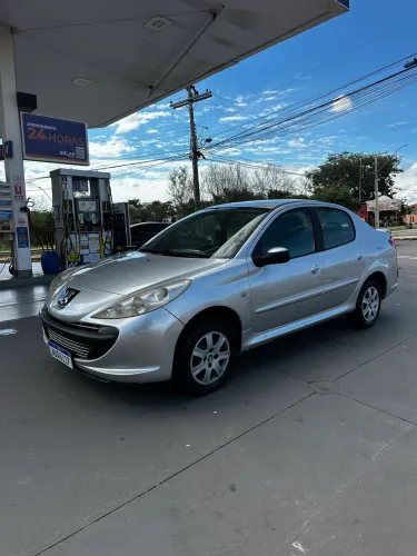 Peugeot 207 Sedan Passion XR 1.4 Flex 8V 4P 2011