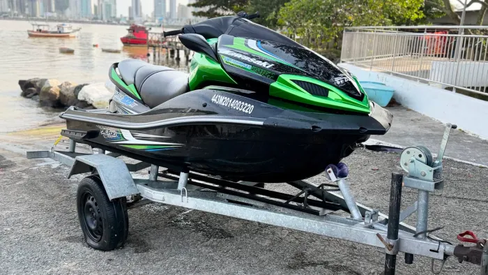 Kawasaki ultra 300