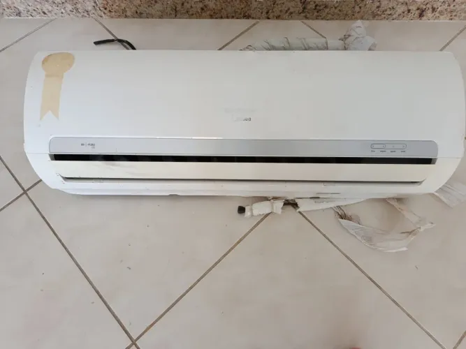 Um Springer Midea Split de 12.000 BTUs, 220 V