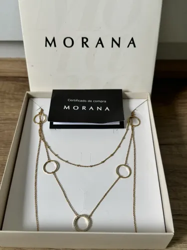 colar Morana dourado de múltiplas correntes