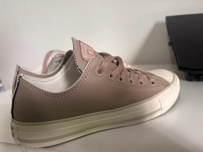 Tenis all star chuck taylor - couro bege