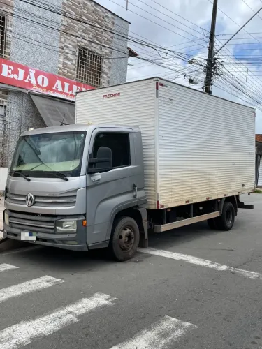VENDO CAMINHÃO BAÚ VOLKSWAGEN DELIVERY 6.160 TREND