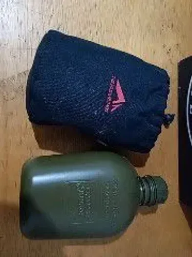 Cantil de água acampamento
