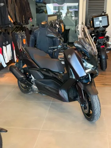 Yamaha XMax 300 CONNECTED - 2026 / COM APENAS 18.449km RODADOS