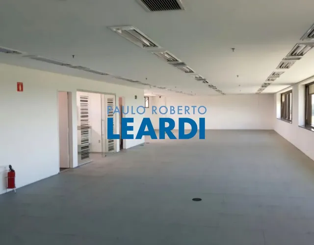 CONJ. COMERCIAL - TAMBORÉ - SP