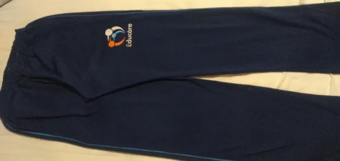 Uniforme escolar colégio Educare calça de helanca tamanho G 