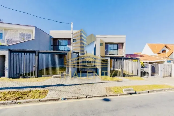 Sobrado Duplex novo de frente para rua no Boa Vista próximo do Ahú, poucos minutos do Parq