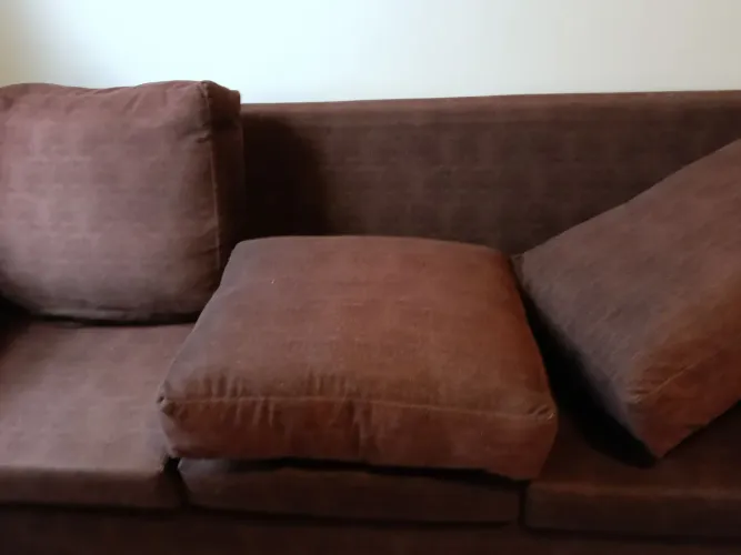 Sofá 3 lugares marrom. Não entrego.