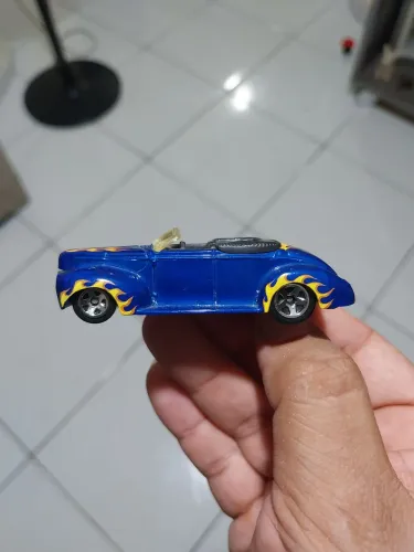 Hot Wheels '40 Ford Convertible