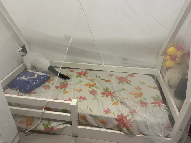 Cama montessoriana abracadabra 