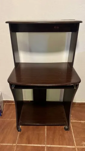 Mesa de computador com rodinhas 