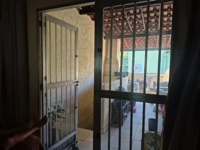 Porta de Alumínio com Grade e Vidro - 1,60 m