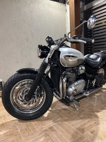 Triumph Speedmaster 1.200 Super nova e equipada