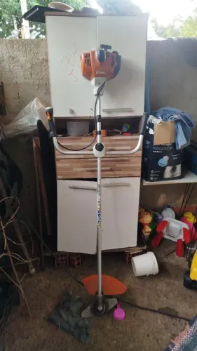 Máquina de cortar grama