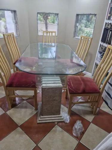 Mesa de mármore madeira e vidro