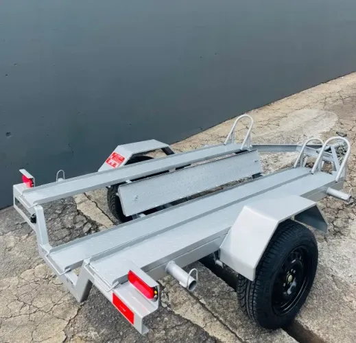 CARRETA PARA 03 MOTOS REBAIXADA