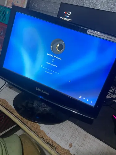 Monitor samsung 16/17 polegadas