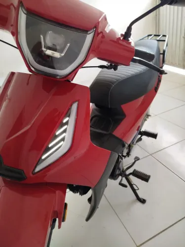 Vendo essa moto muito nova