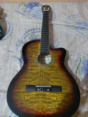 Violão top. Ótimo custo benefício