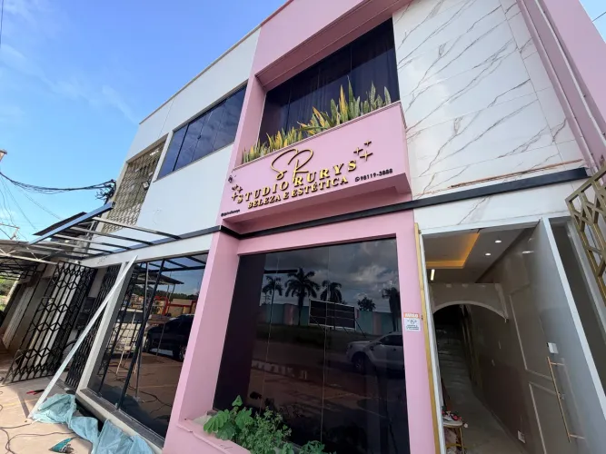 Salas privativas para ( Nail designer, podólogo, depiladora)?