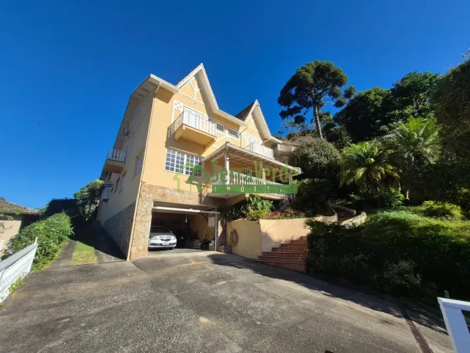 RETIRO (EXCELENTE CASA COM LINDA VISTA EM CONDOMÍNIO FECHADO)