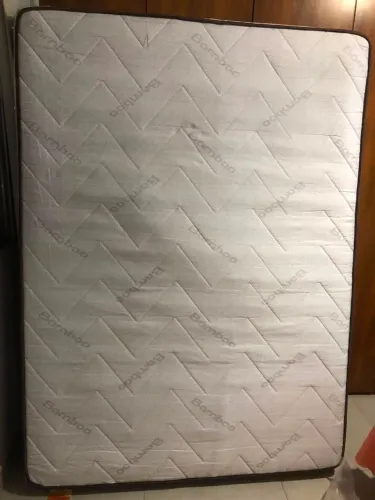 Colchão semi novo