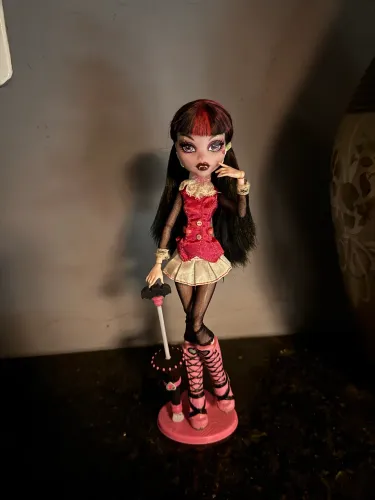 Draculaura Básica Monster high *Ler a descrição*