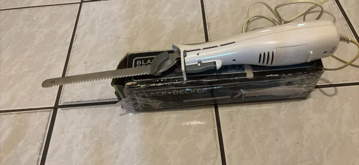 Faca Elétrica Black+Decker KFE100 Nova na Caixa - Corte Preciso e Seguro