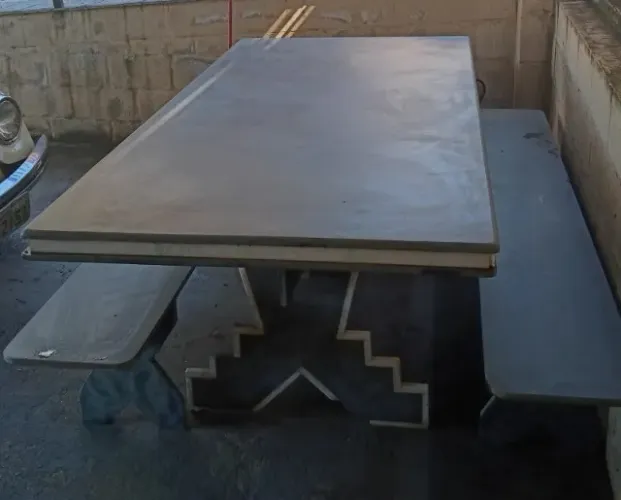 Mesa de Ardósia com 2 bancos Inteiros