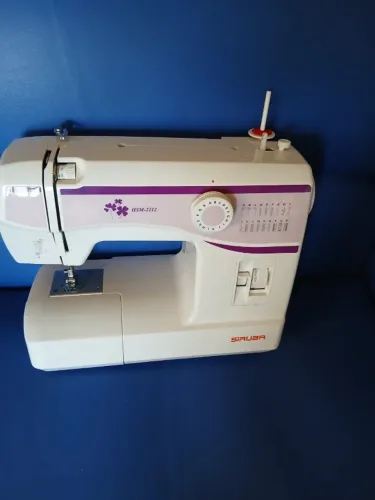 Máquina de Costura Doméstica - Ótimo Estado!